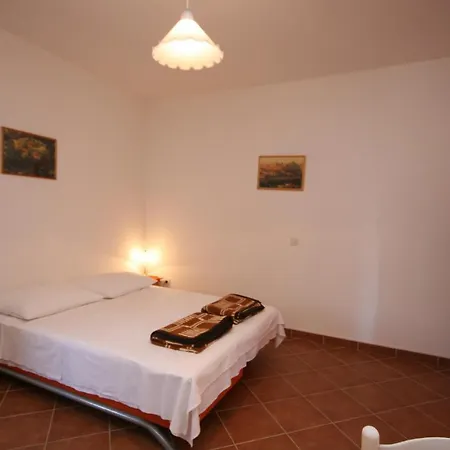 Apartment Mandre 523a *