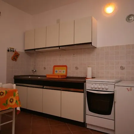 Apartment Mandre 523a